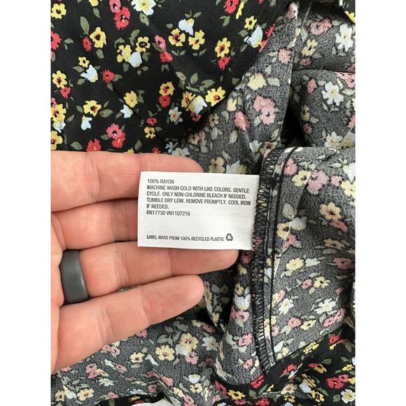 The Nines by Hatch Womens Blouse Size Small V-Neck Black Floral NWT Long Sleeve - Picture 9 of 10